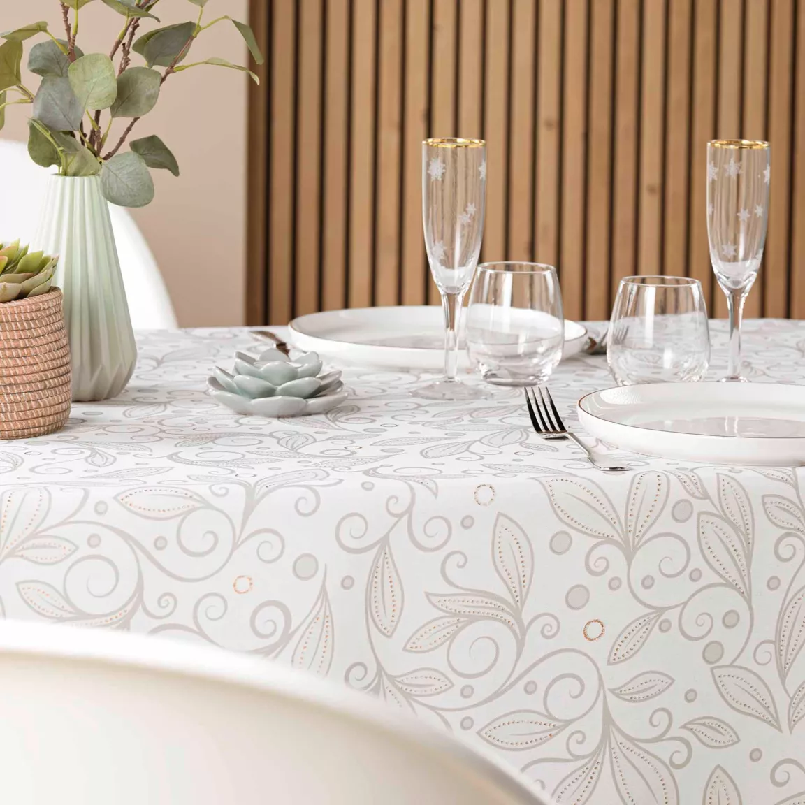 Nappe rectangulaire anti tache (145 x 240 cm) Leya Beige