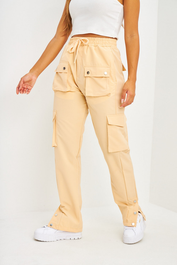 Pantalon cargo poches plaquées beige