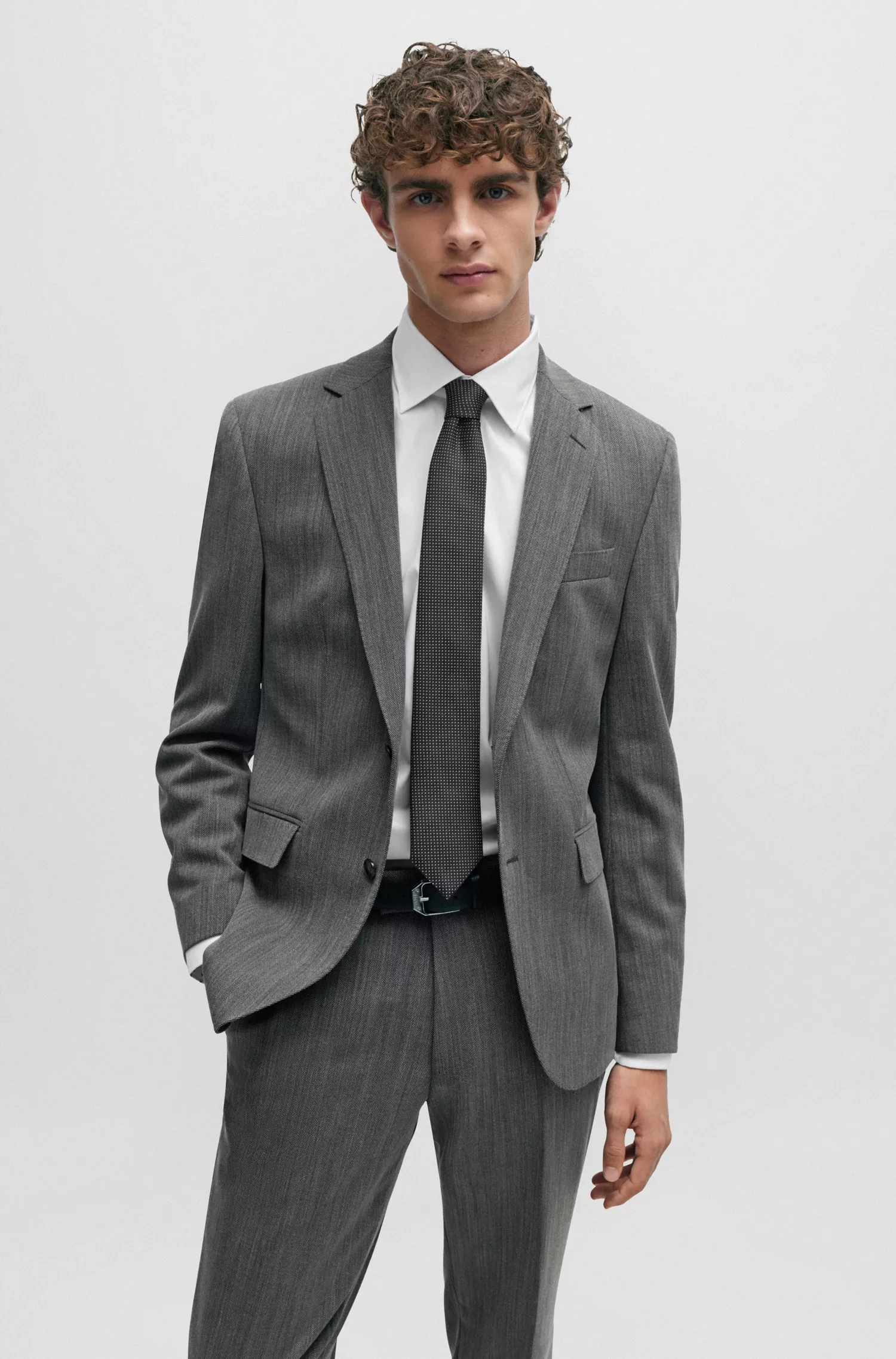 Terno preto BOSS em jacquard de seda com microestampa