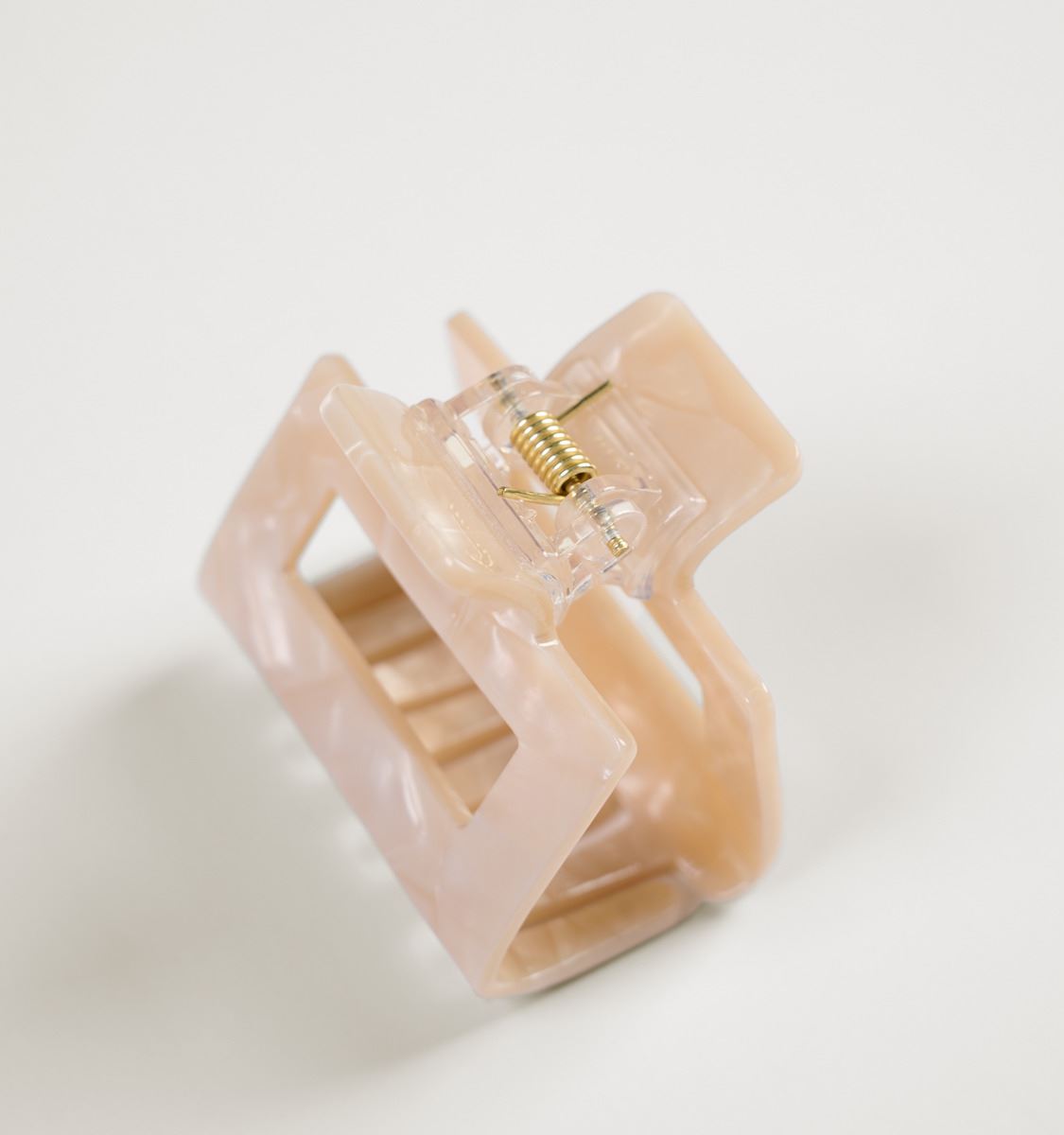 Hårklype beige - 3,8x5,1x4,5 cm