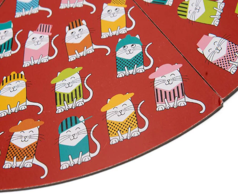 LES CHATS A CHAPEAUX