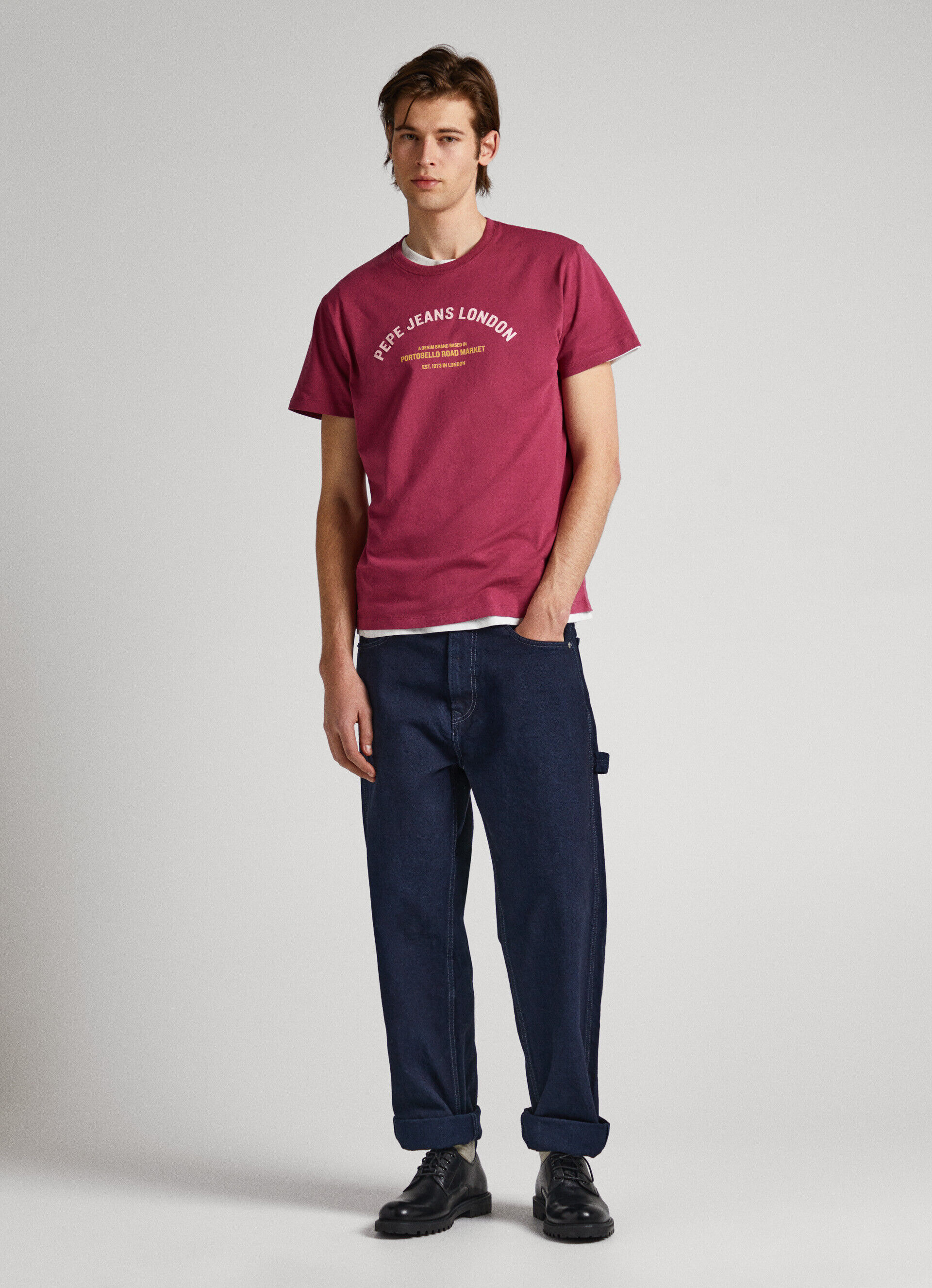 CAMISETA COM LOGOTIPO ESTAMPADO - vermelho framboesa