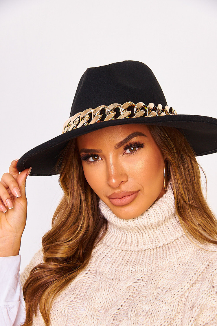 Chapeau Fedora noir avec chaine dorée