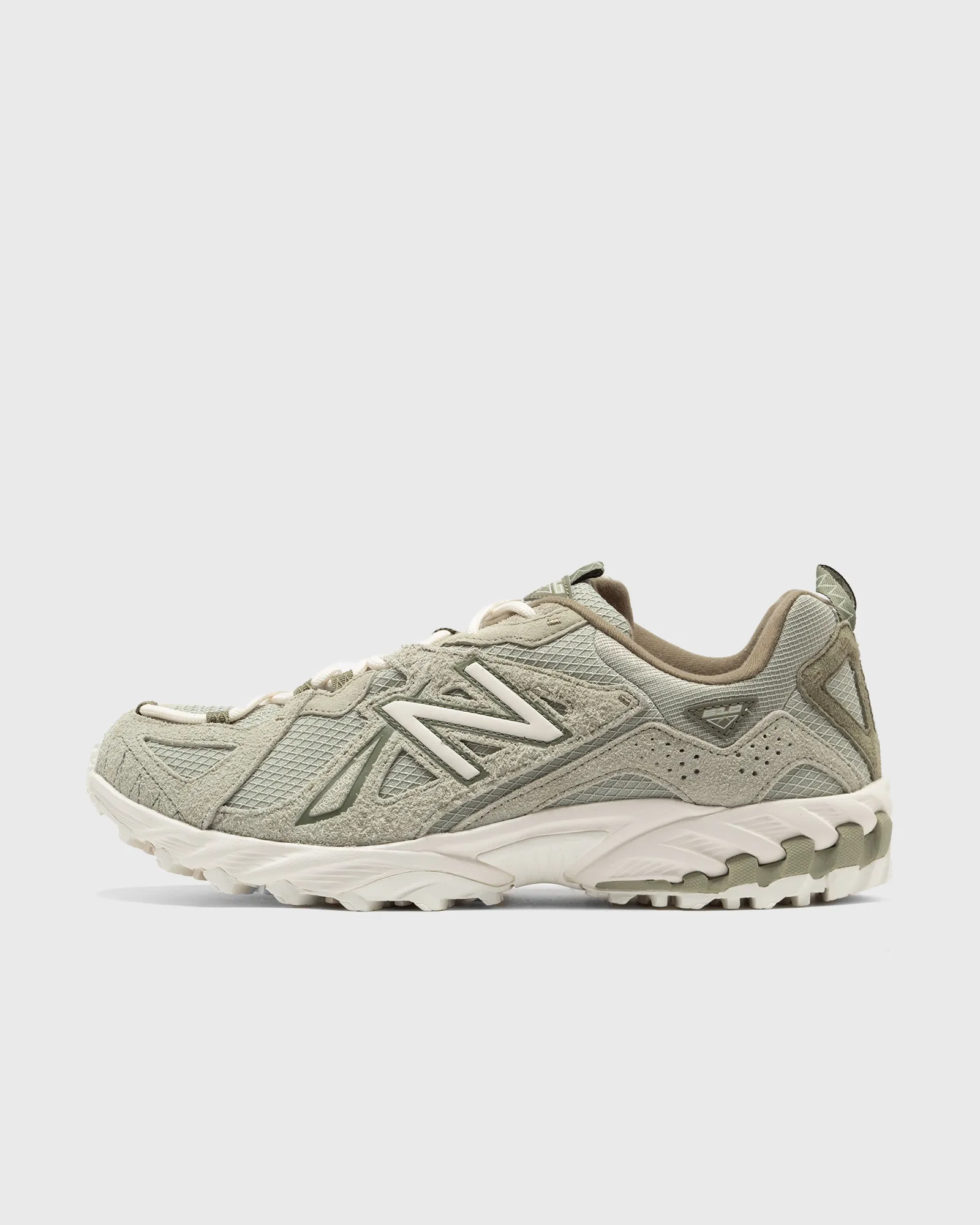 New Balance 610