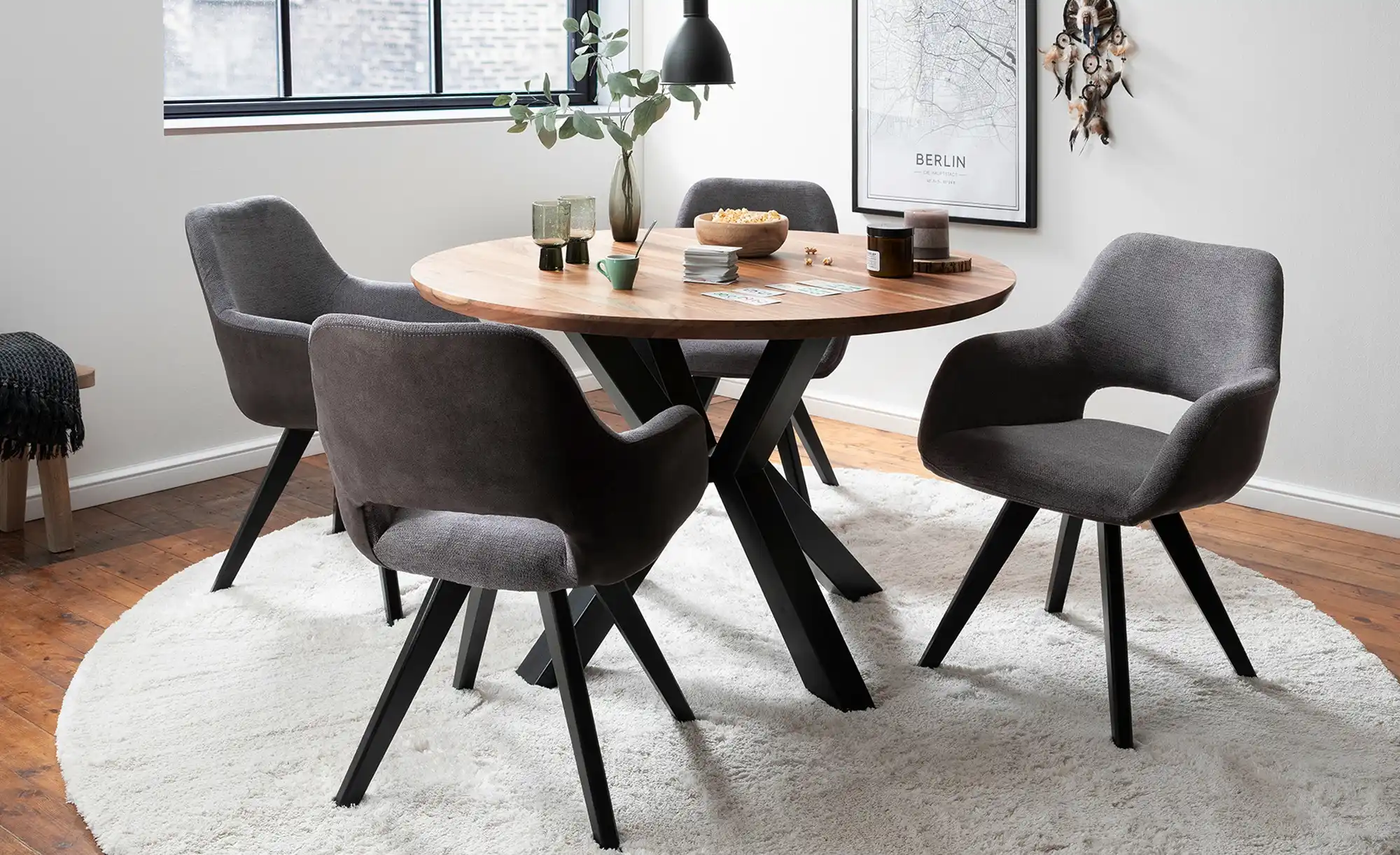 Woodford Massivholztisch  rund Latifa