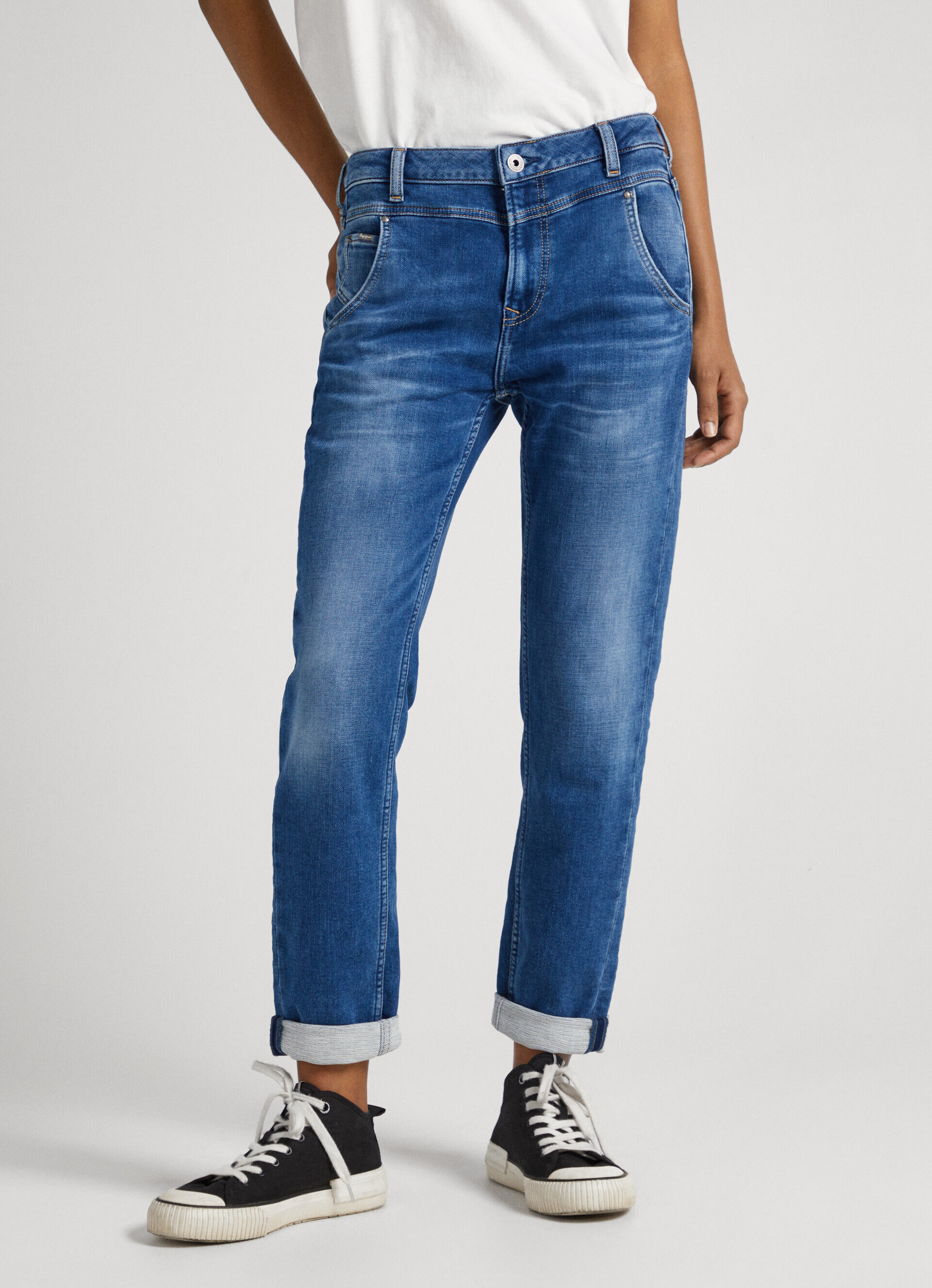 CALÇA JEANS CAREY FIT RELAXED DE CINTURA MÉDIA - jeans