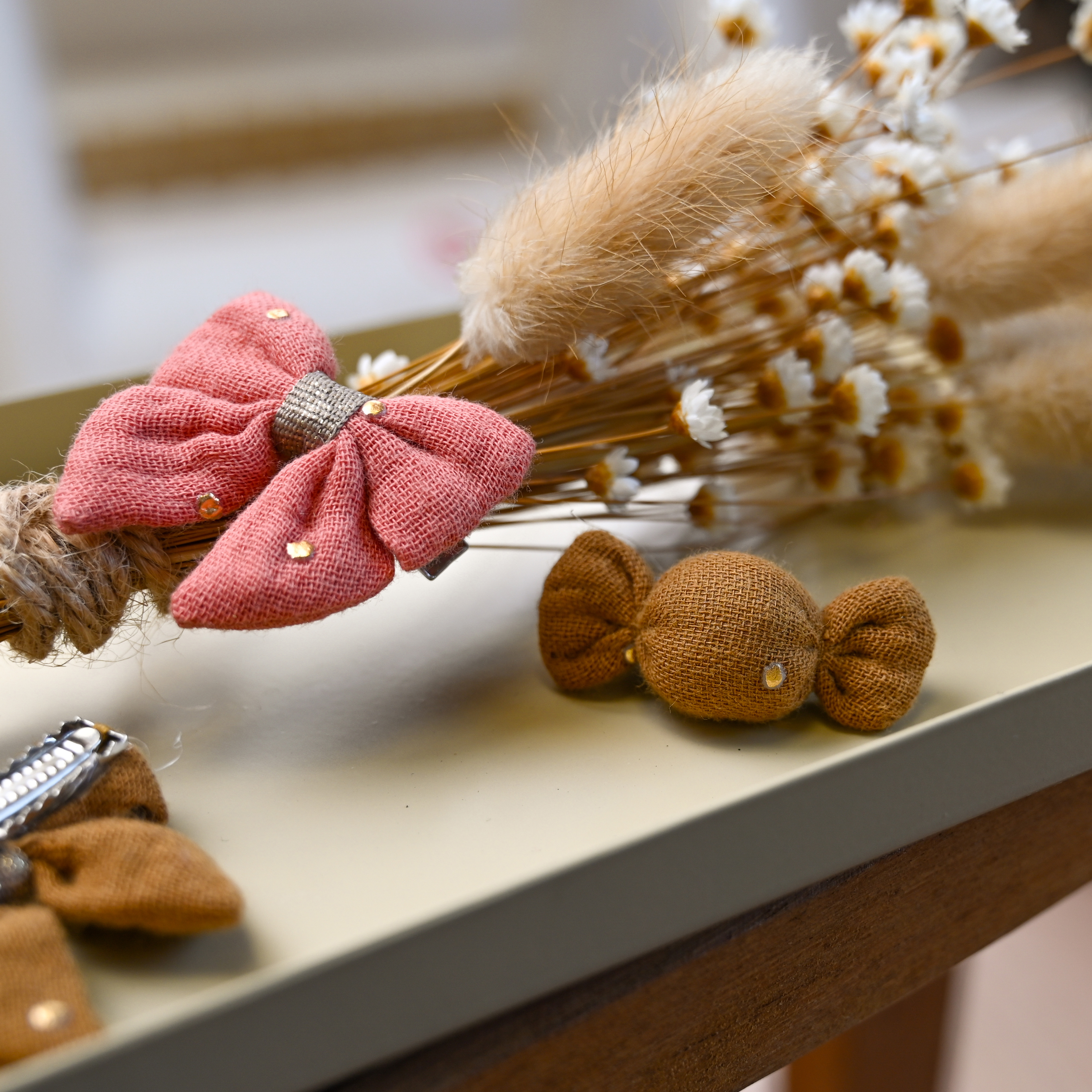 Petite Barrette Mini Bonbon Gaze Pois Or Caramel