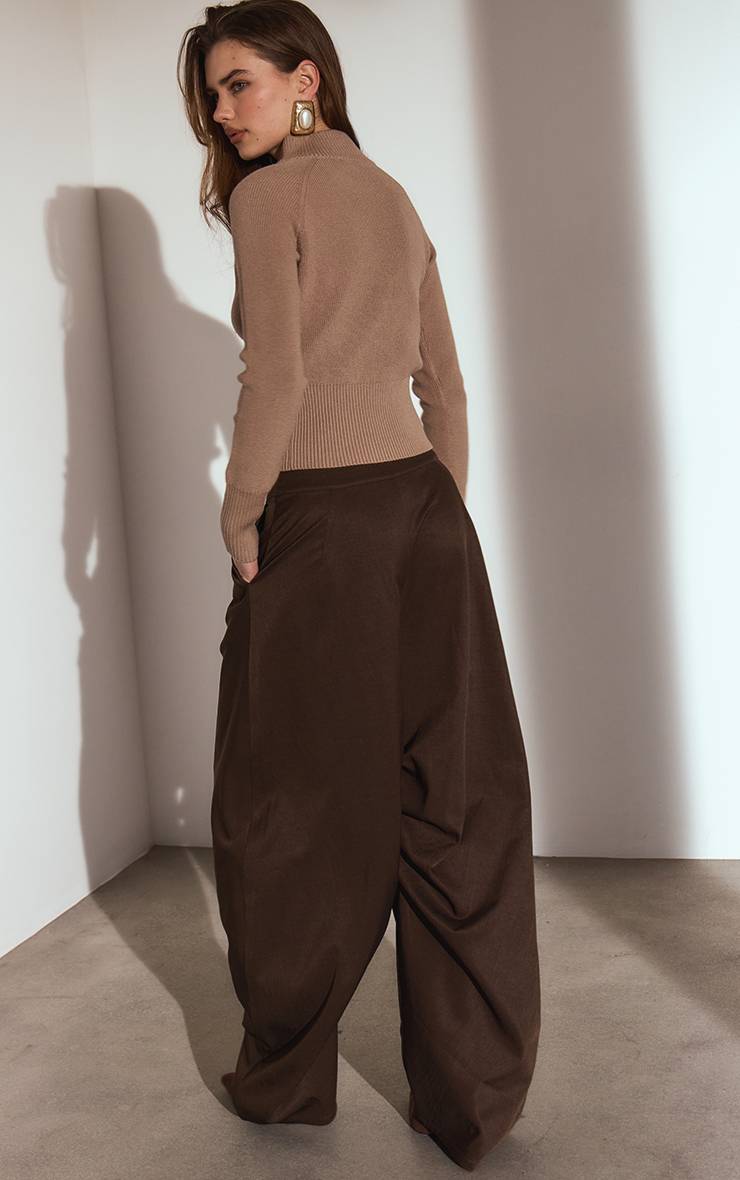 Dark Chocolate Pantalon Tissé À Plis Et Jambes Tonneau