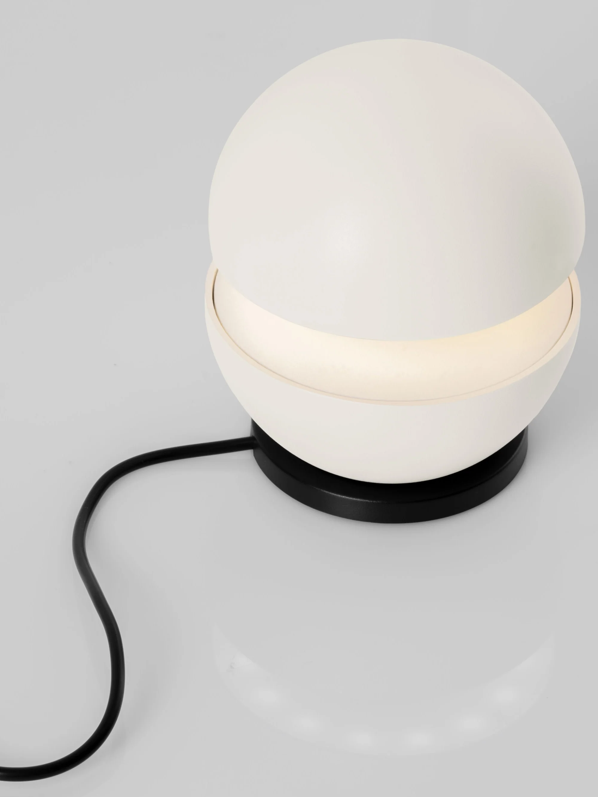 Kleine draagbare led-tafellamp Puk, dimbaar