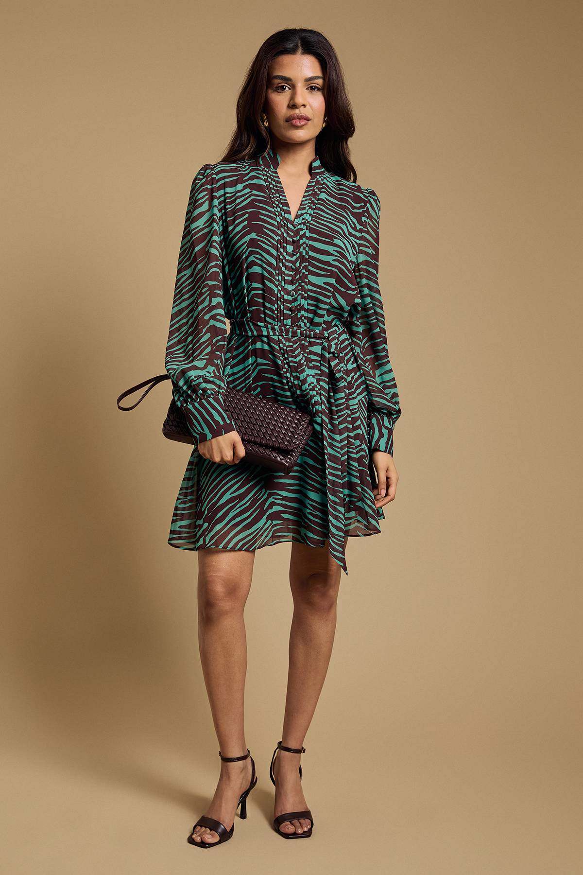 Oasis Petite Robe Mini En Mousseline Imprimée Boutonnée Avec Ceinture À La Taille