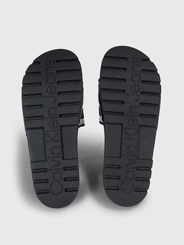 Chinelo com logotipo