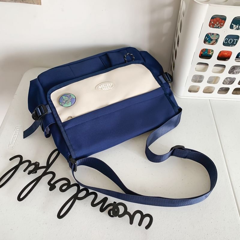 EAVALURE - Messengerbag met letterflap