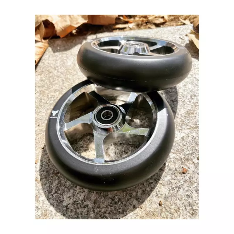 Paire de roues trottinette TRIGGER 5 Spokes Chrome 120 x 30 mm