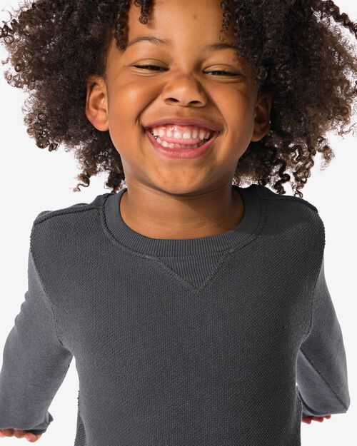 pull enfant relief gris foncé