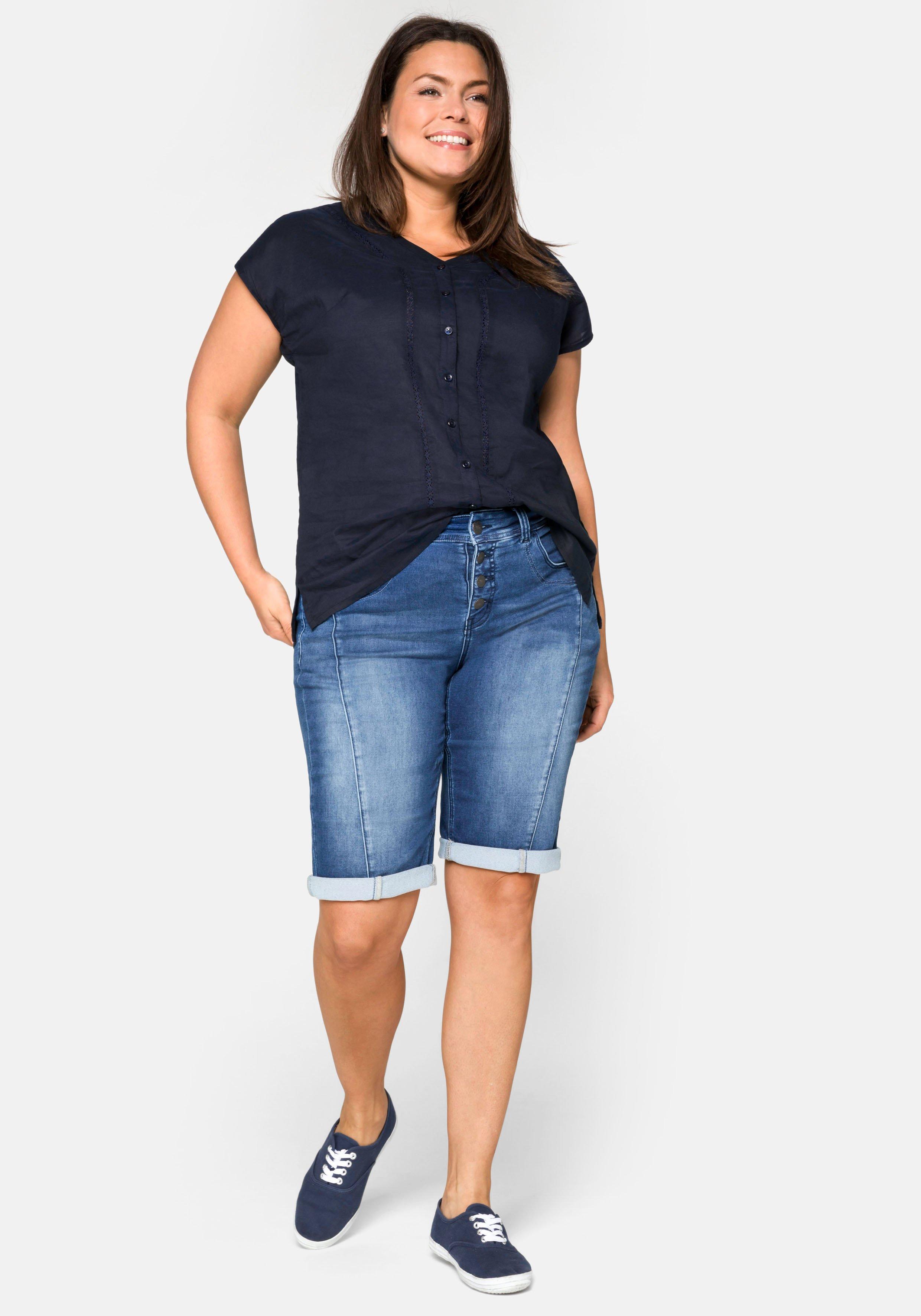 Bluse mit Spitze und V-Ausschnitt, aus Baumwolle
