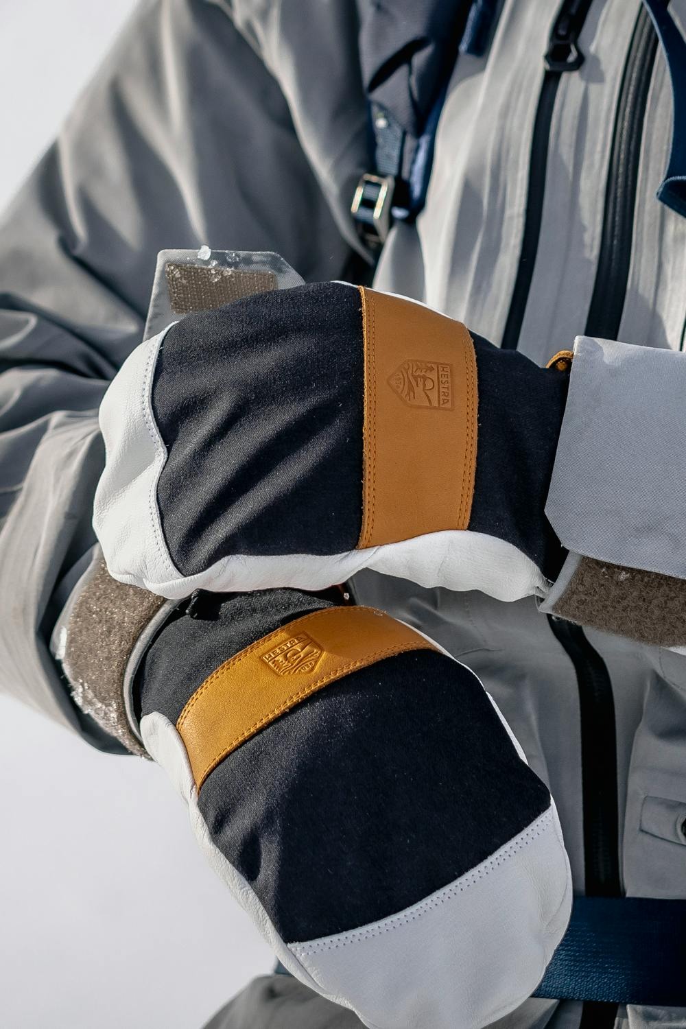 Voss CZone Mitt Black/Cork