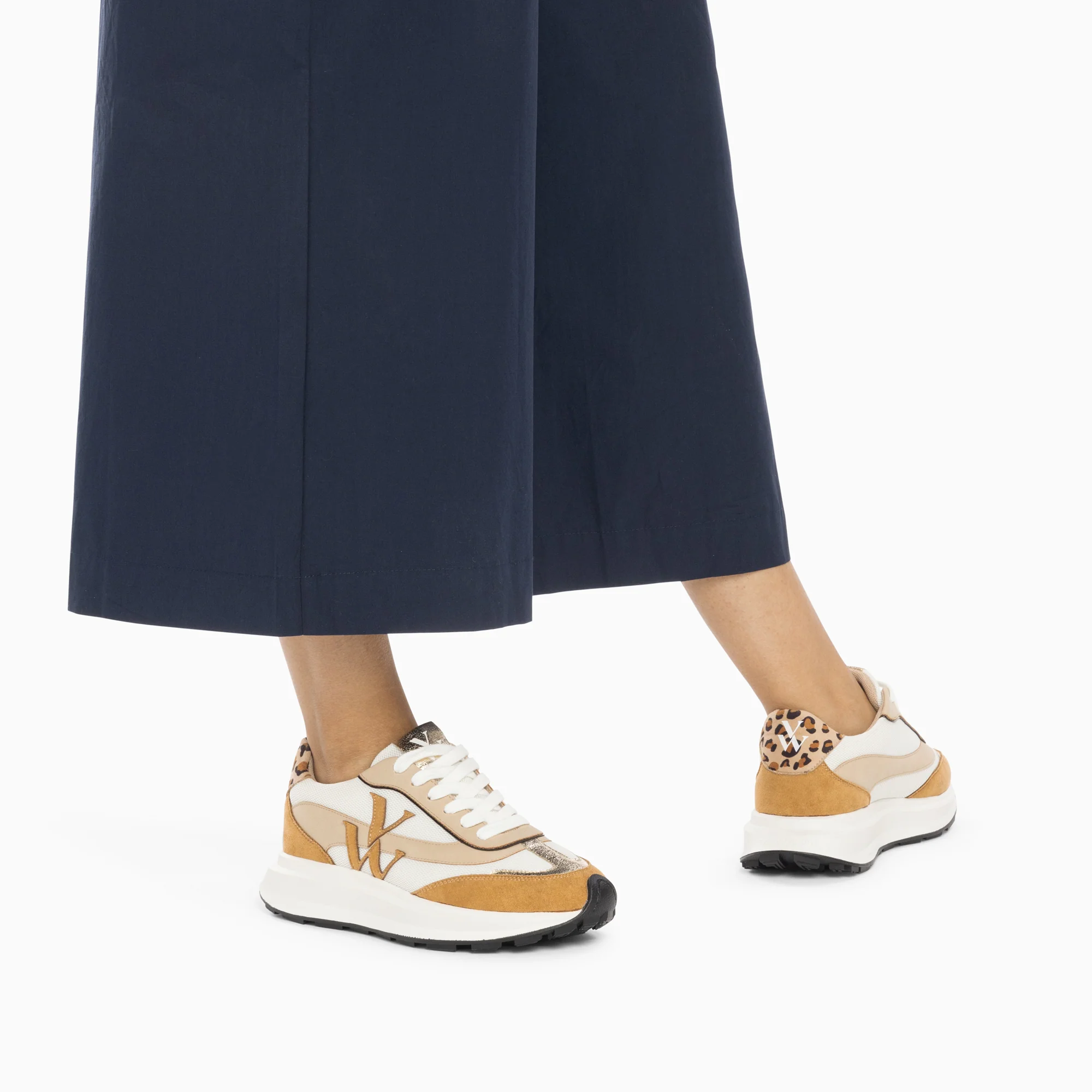 Sneakers-Baskets monogramme Lana camel et beige à semelle oversize