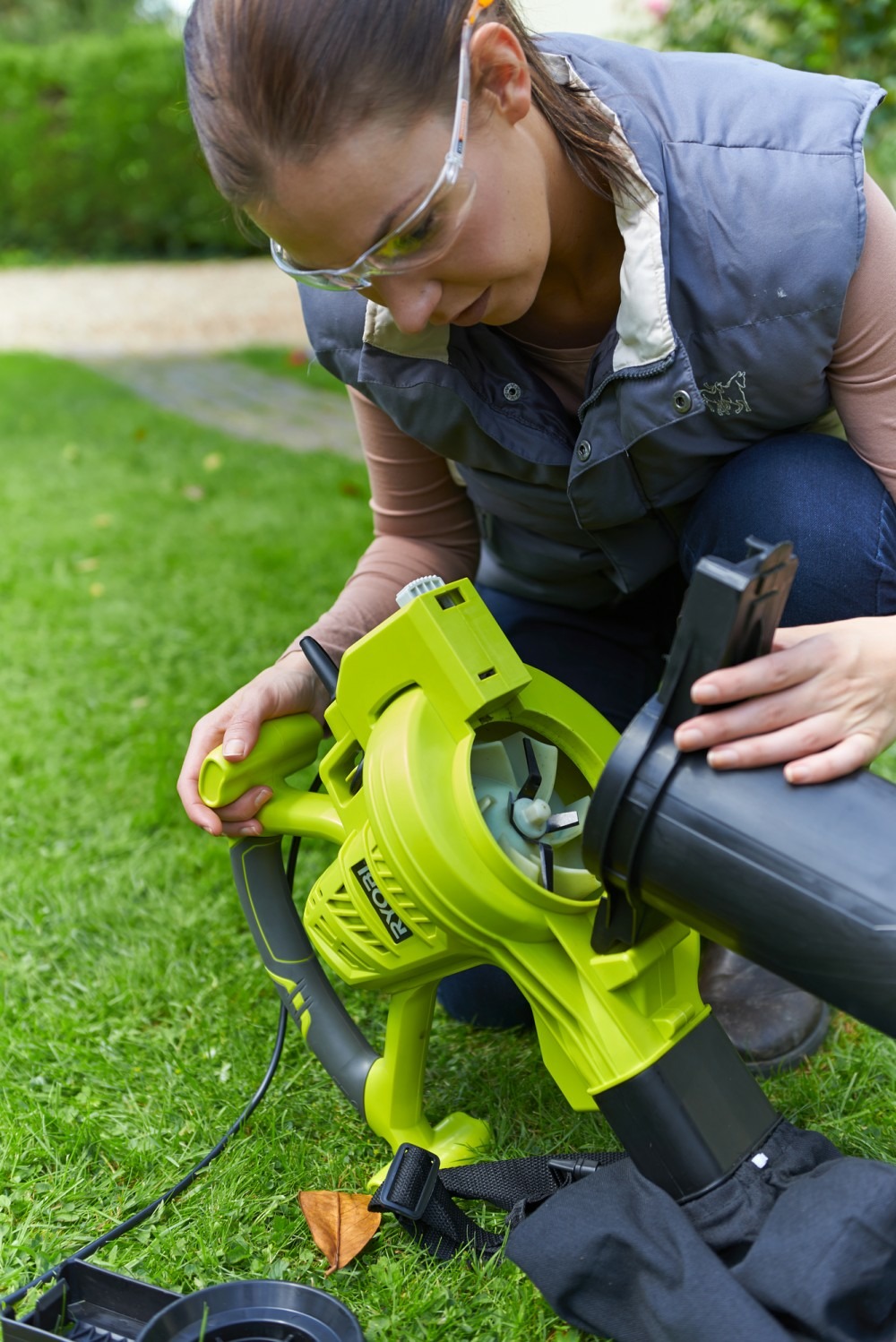 Aspirateur souffleur broyeur électrique ryobi rbv3000csv, 3000 w
