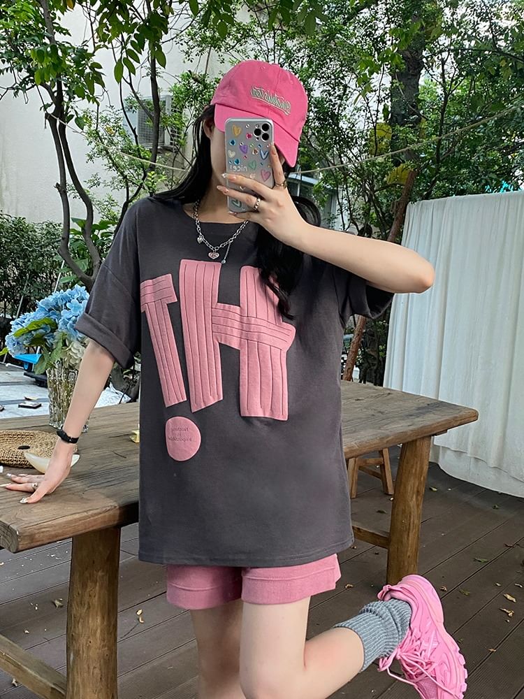 Mywaki - Set: T-shirt met korte mouwen, ronde hals en belettering + effen shorts