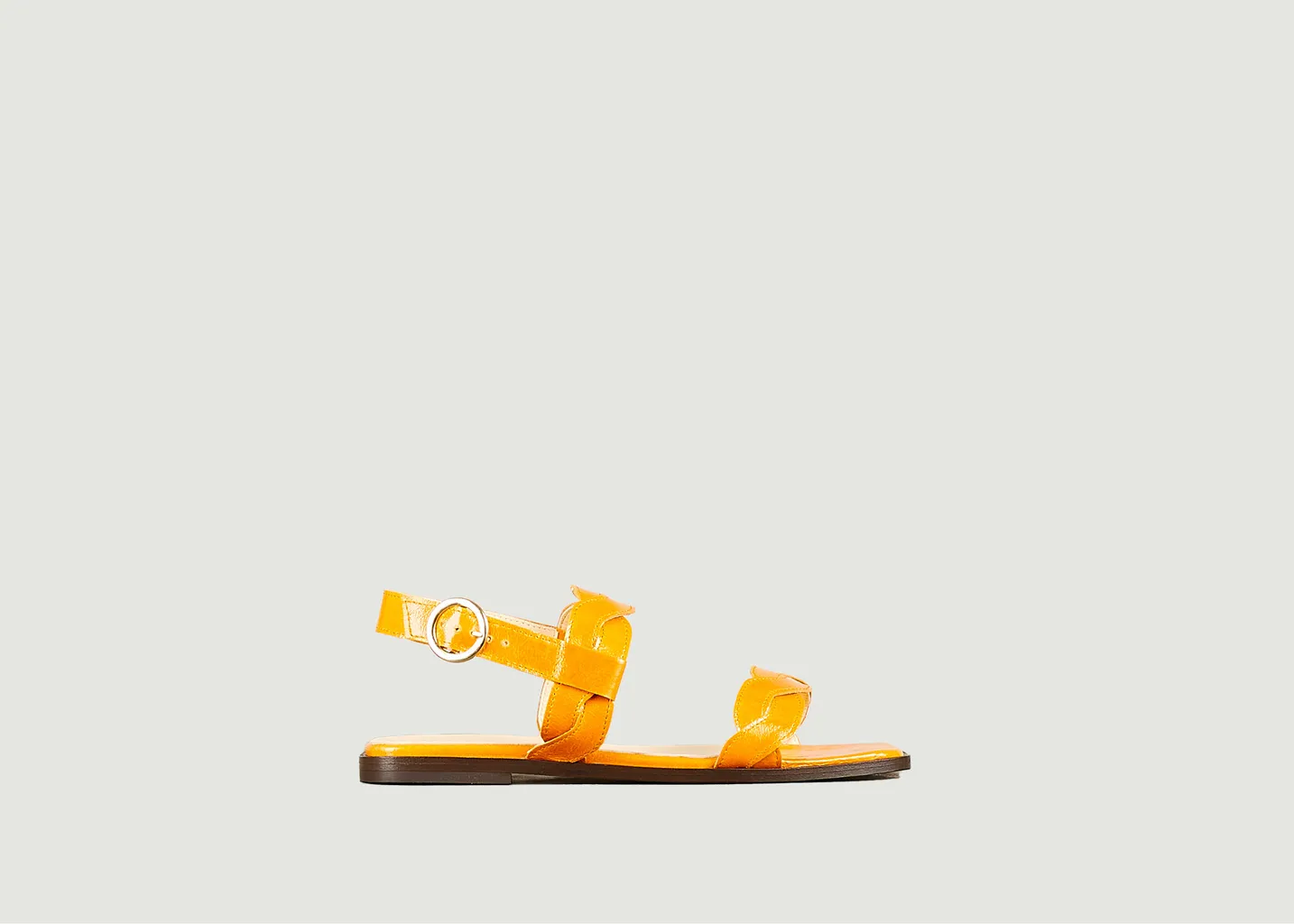 Sandale plate Rhea en cuir verni souple Tila March