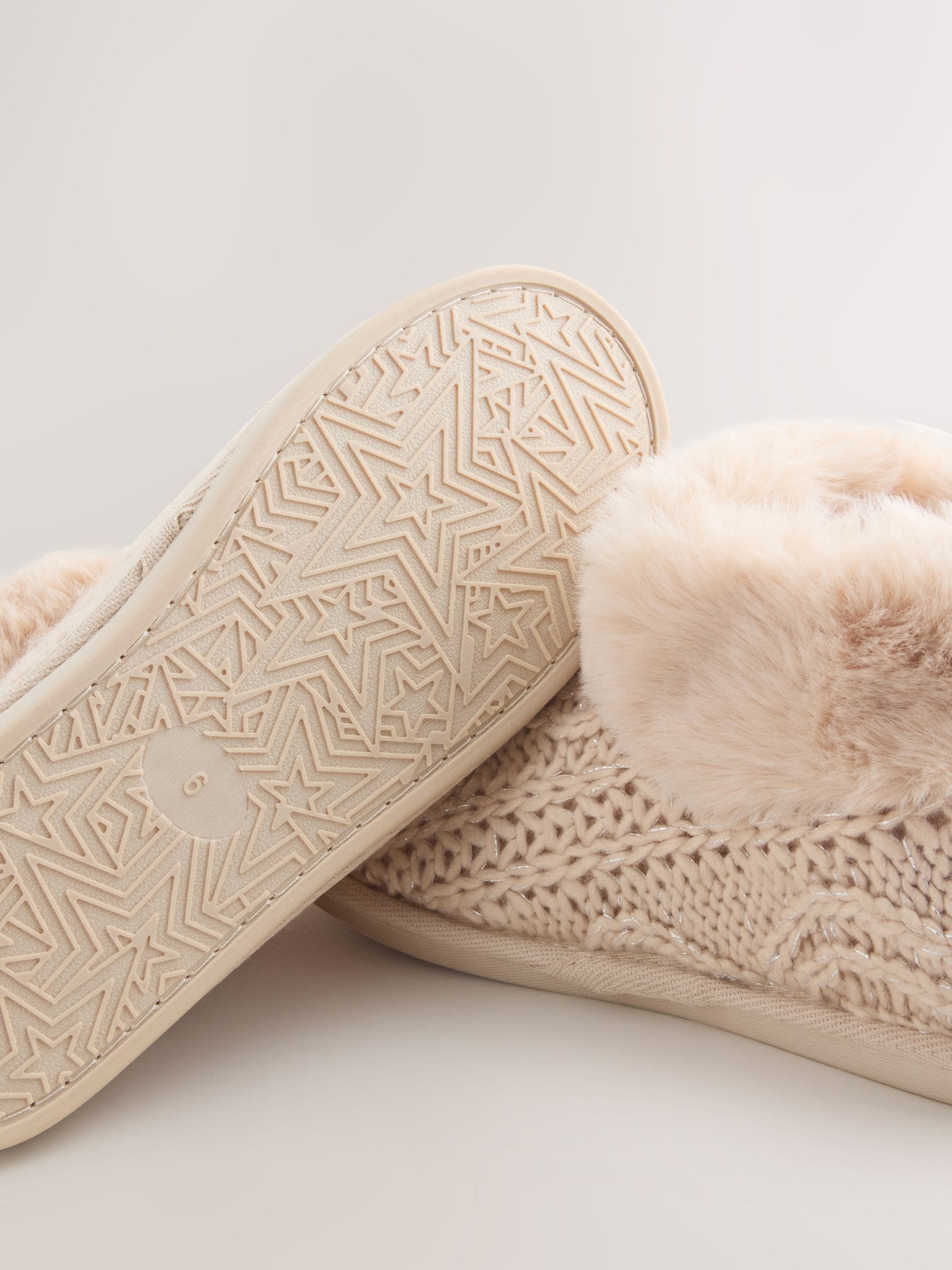 Neutraal - Faux Fur Cable Knit Boot Slippers
