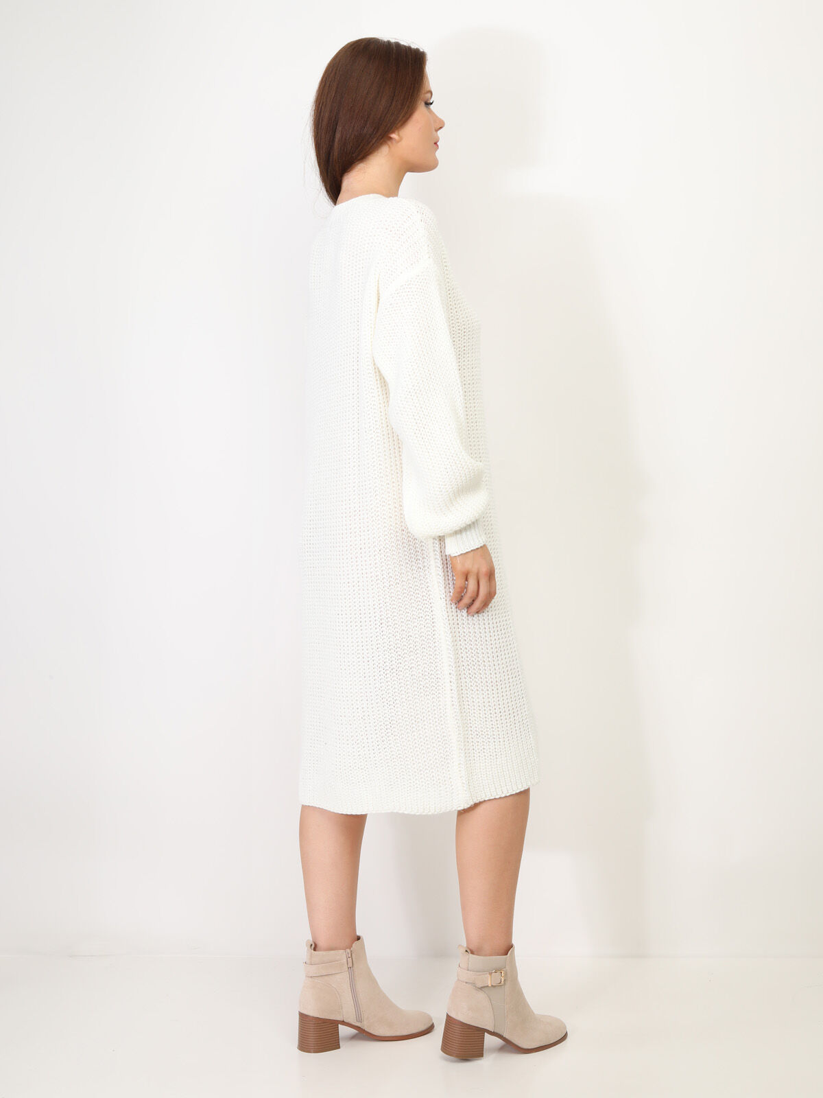 Robe pull mi-longue à manches bouffantes- blanc_blanc
