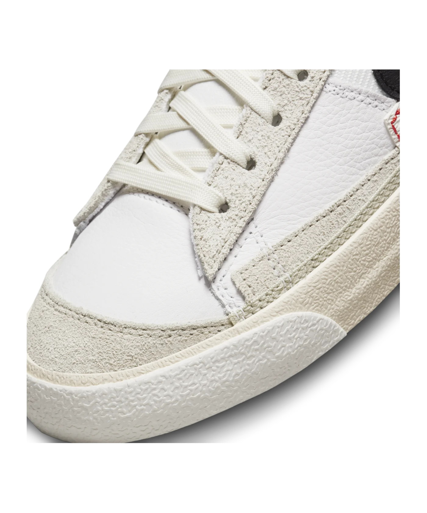 Nike Blazer 77 Remastered Weiss F100
