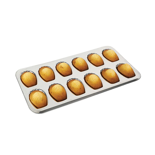 Plaque de 12 madeleines en fer blanc Gobel