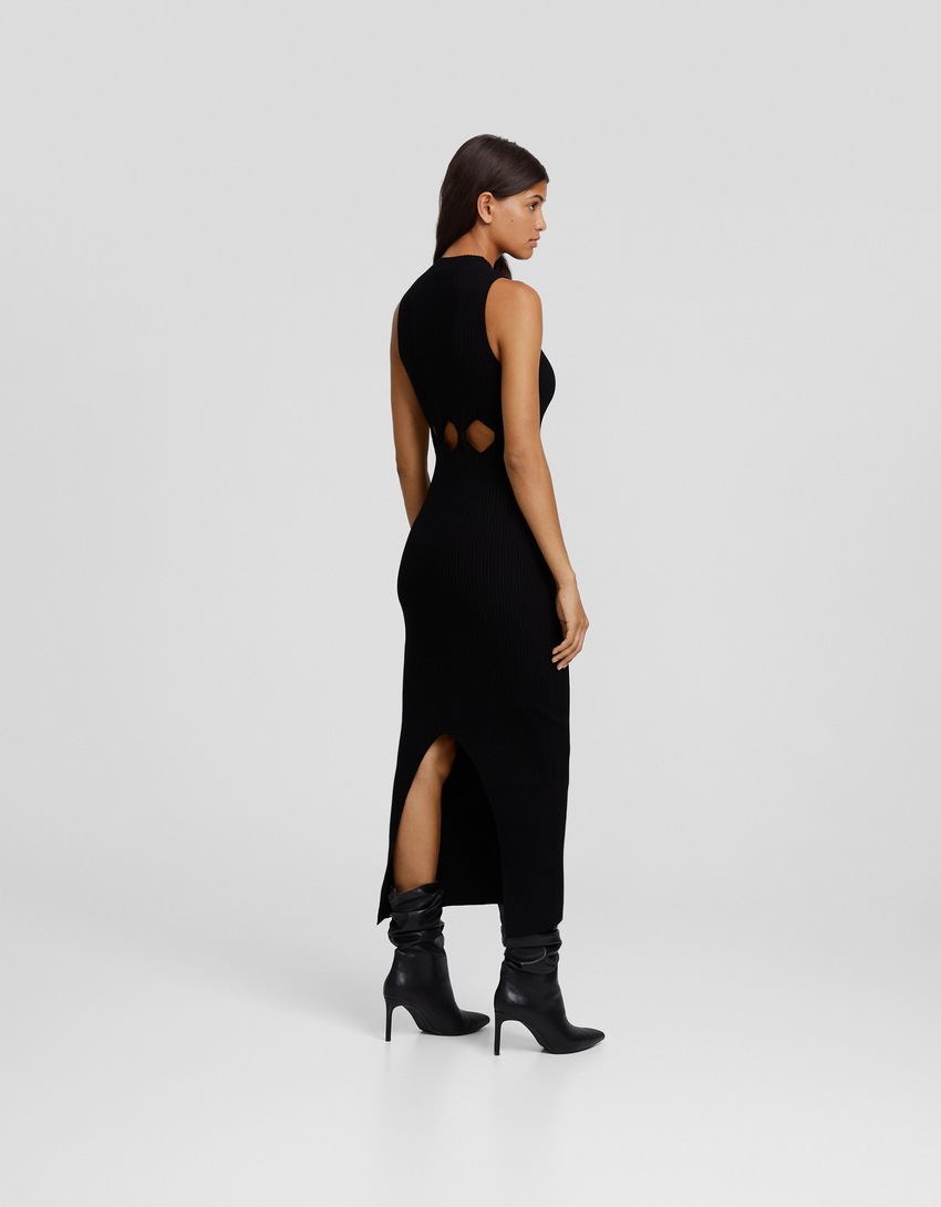 Vestido midi sem mangas em malha canelada com detalhe vazado