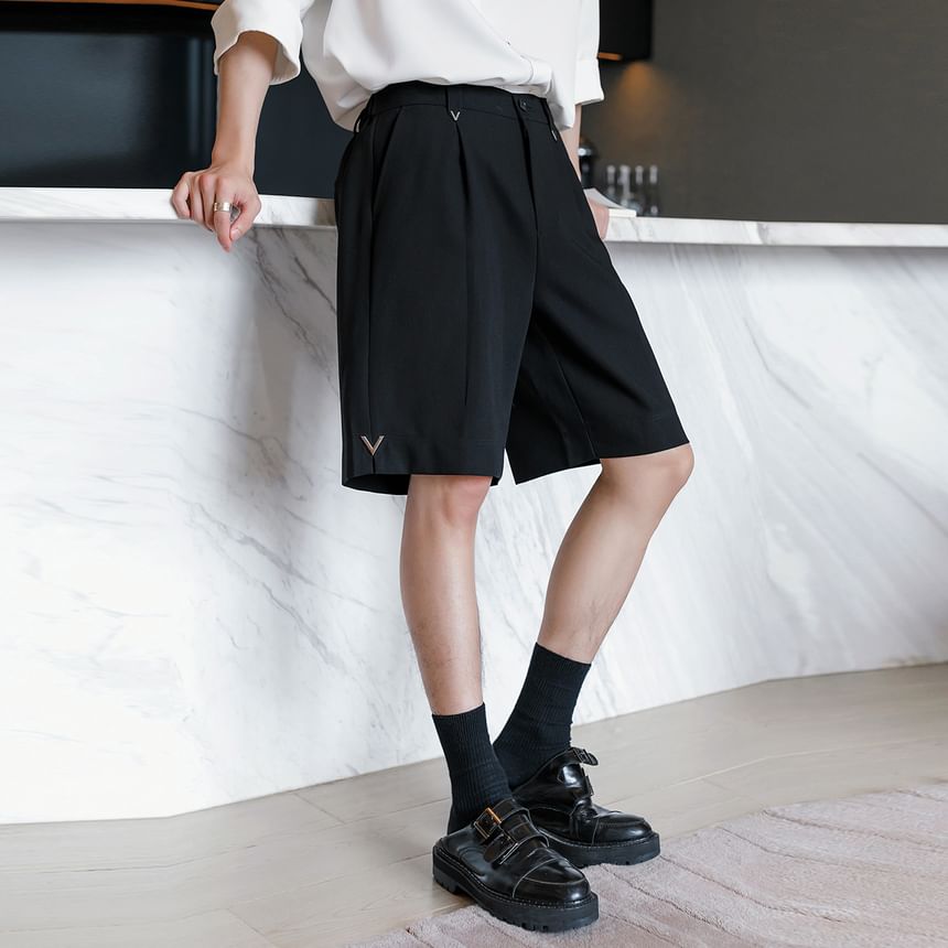 CHIC ERRO - Mid Rise Effen Belettering Shorts