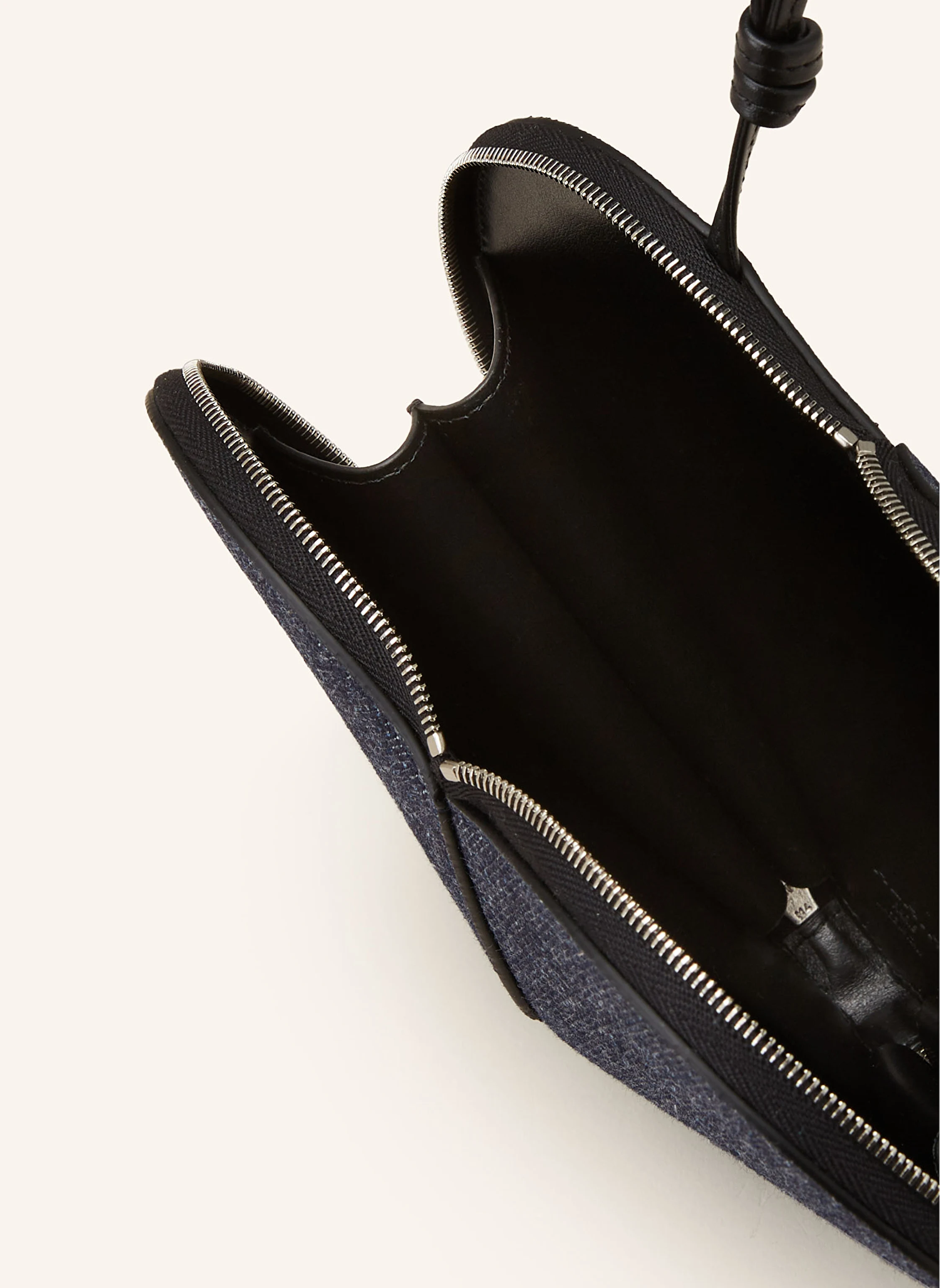 ALAÏA Umhängetasche LE COEUR in Jeansoptik