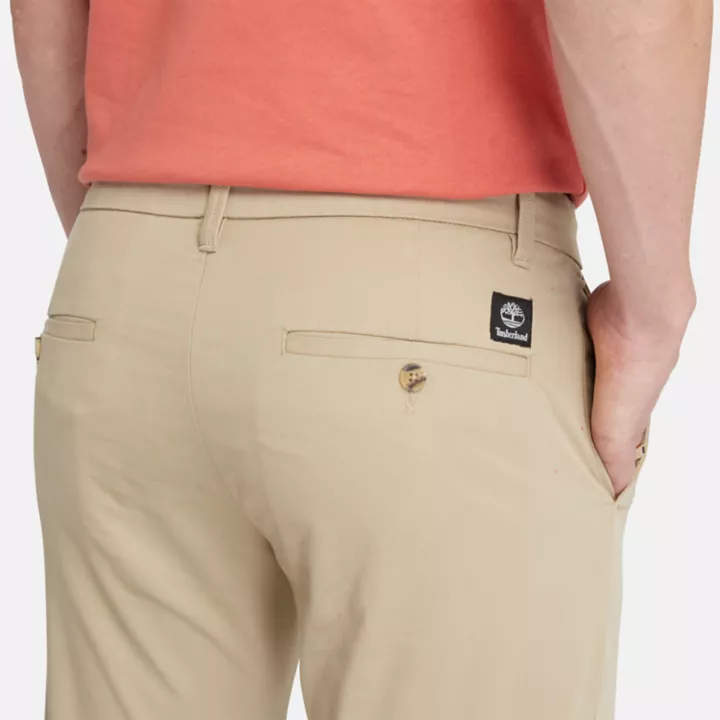 Pantalon chino en sergé extensible pour homme en beige