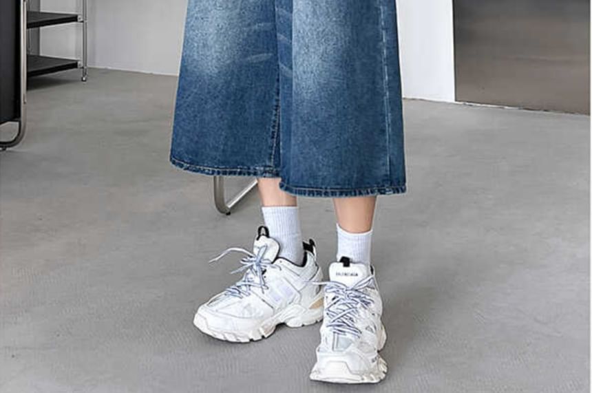 Fushet - Mid Rise Washed Denim Shorts