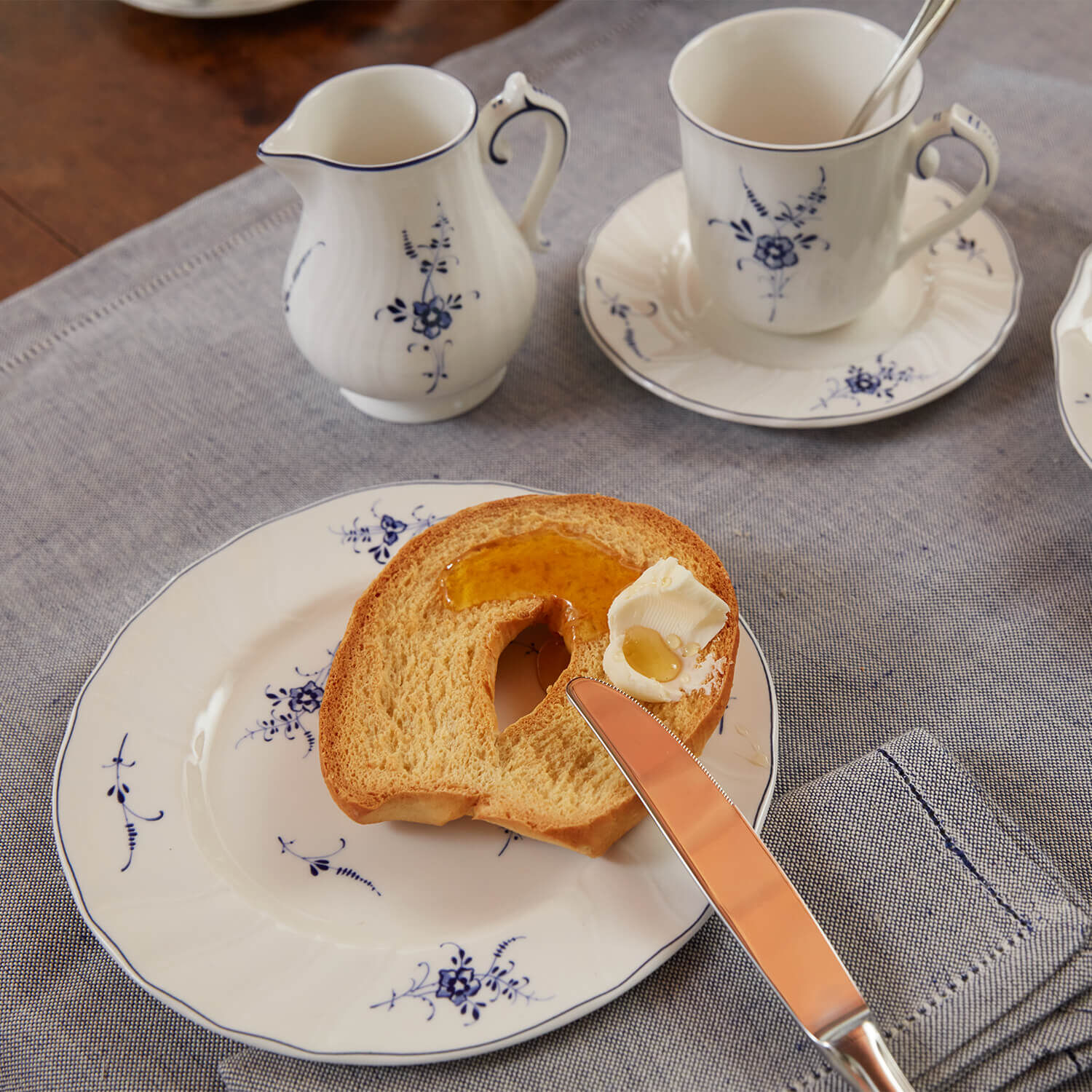 Vieux Luxembourg Mug White, 8.8 oz, Premium Porcelain