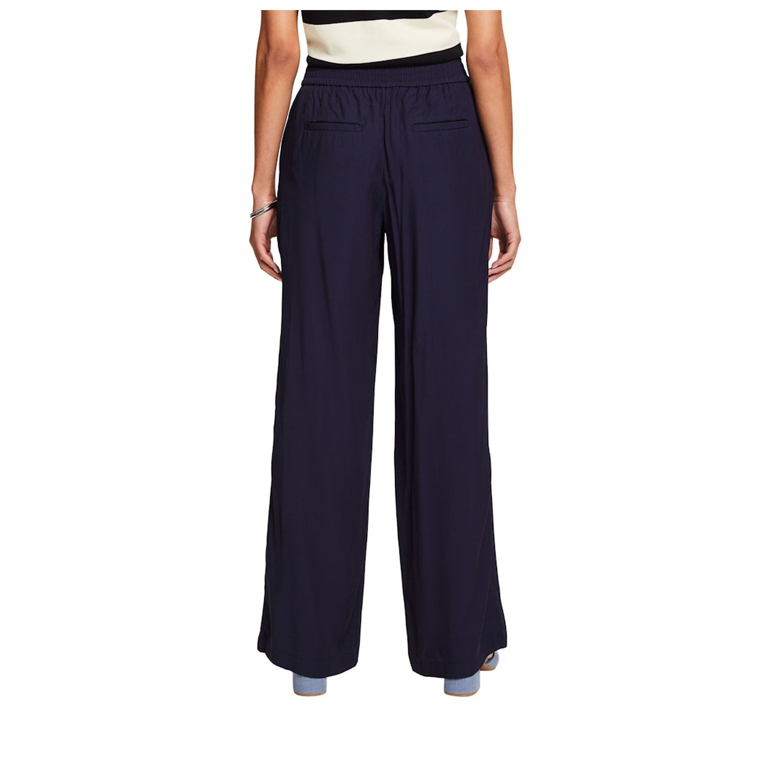 ESPRIT Solid slip on
