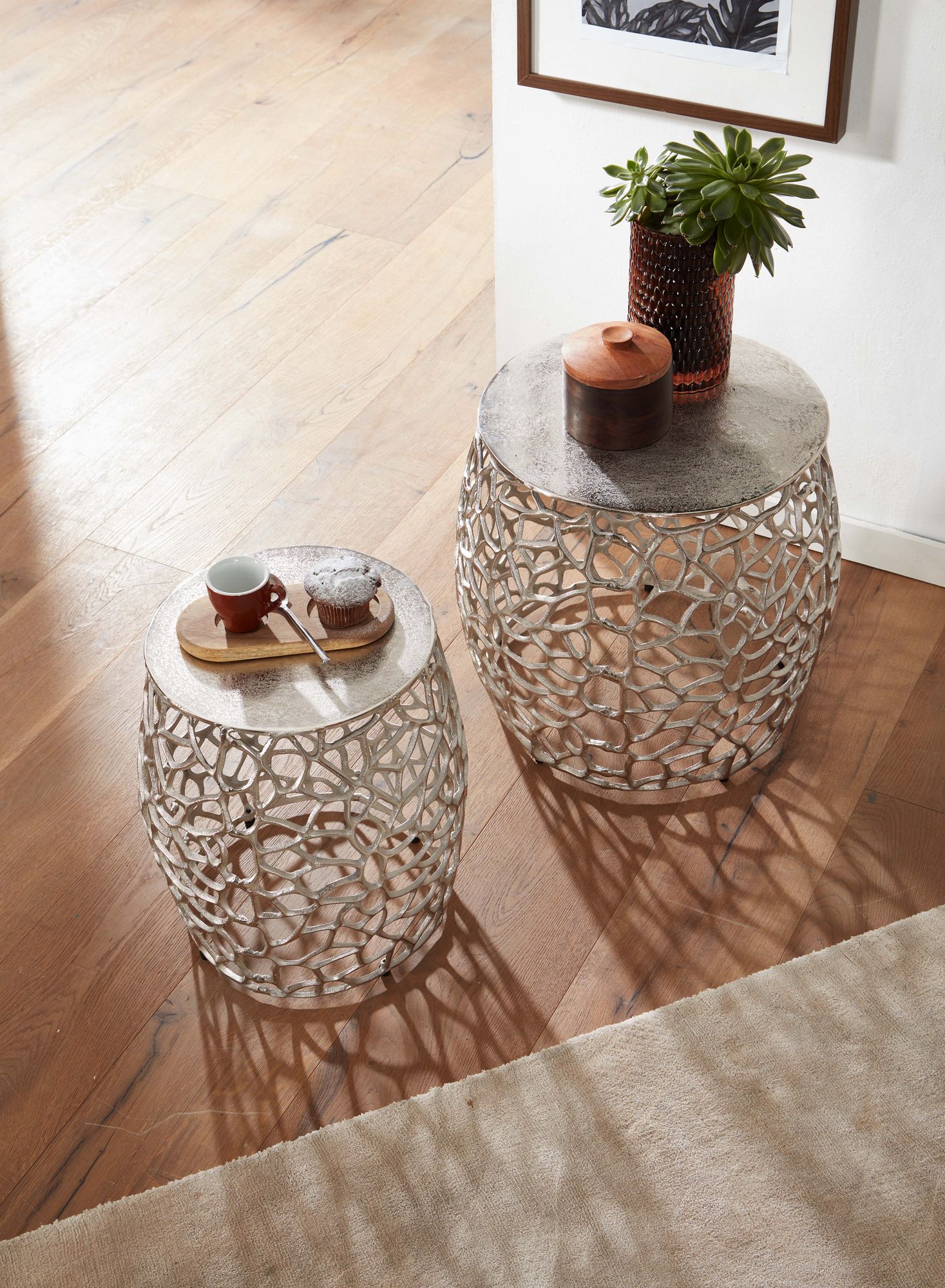 KADIMA DESIGN Silbernes Beistelltisch-Set mit ausgefallener Aststruktur, Aluminium, vielseitig einsetzbar