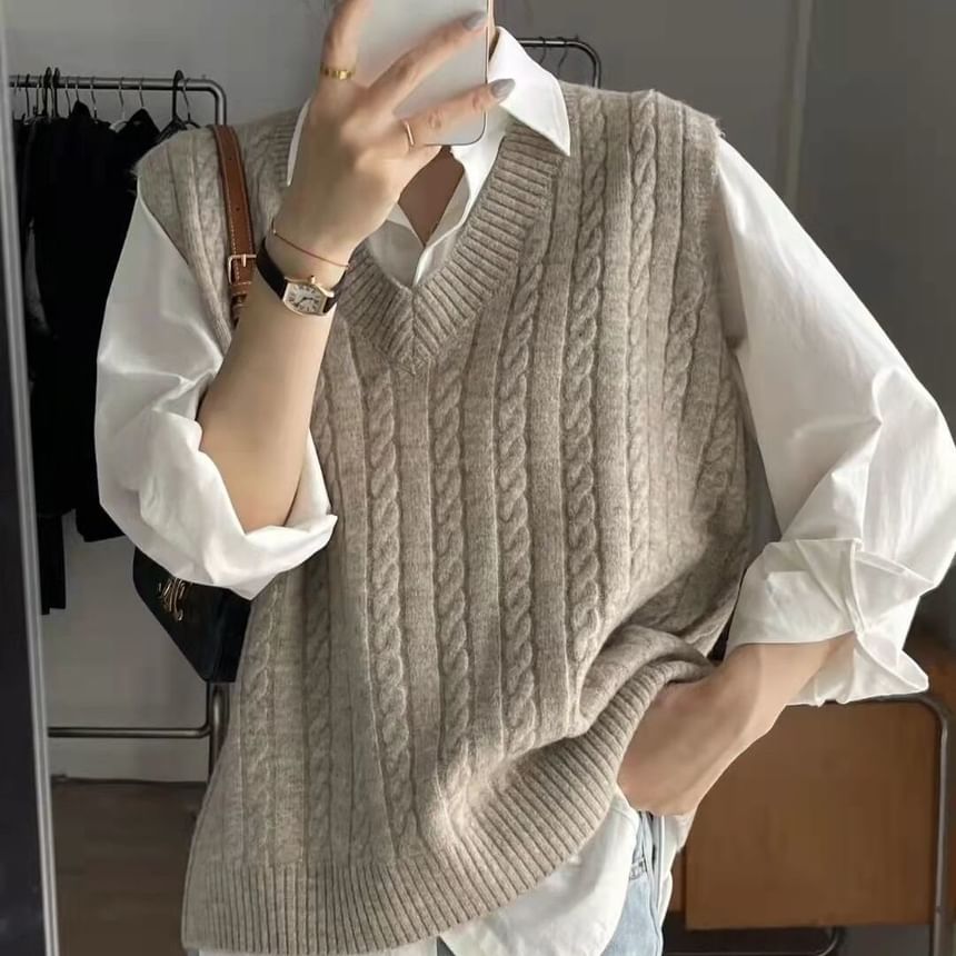 MIKIGA - V-hals kabelgebreid vest