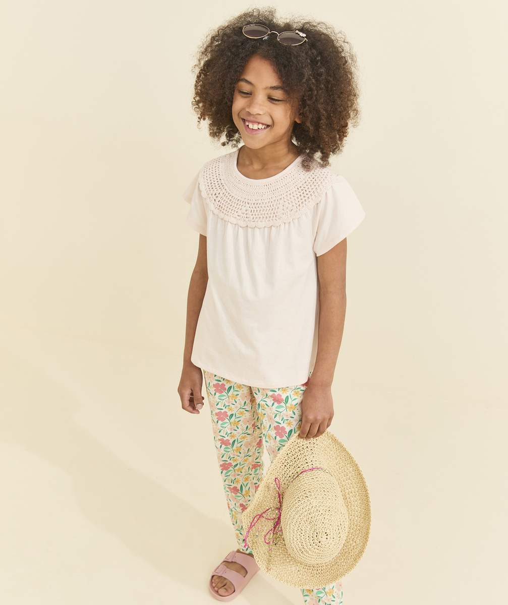 t-shirt manches courtes fille en coton bio rose avec crochet