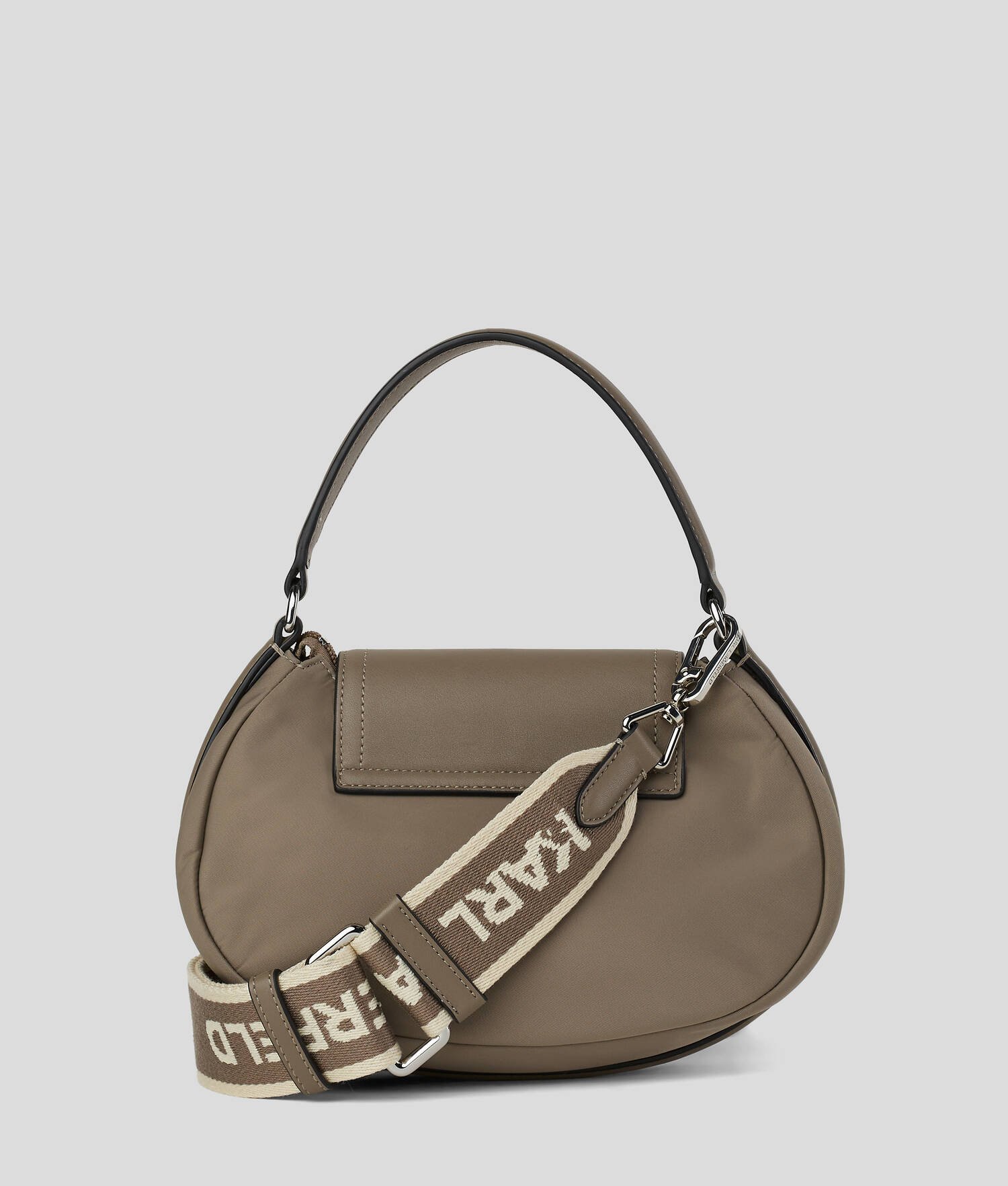SAC BANDOULIÈRE AVEC DÉTAIL EN MÉTAL RUE ST-GUILLAUME