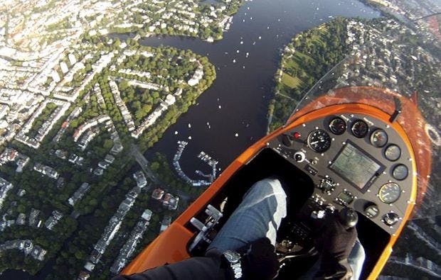 Tragschrauber-Rundflug über Hamburg als Geschenk