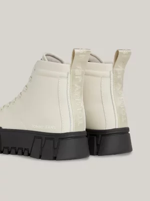 Botas de treino de cano médio recicladas