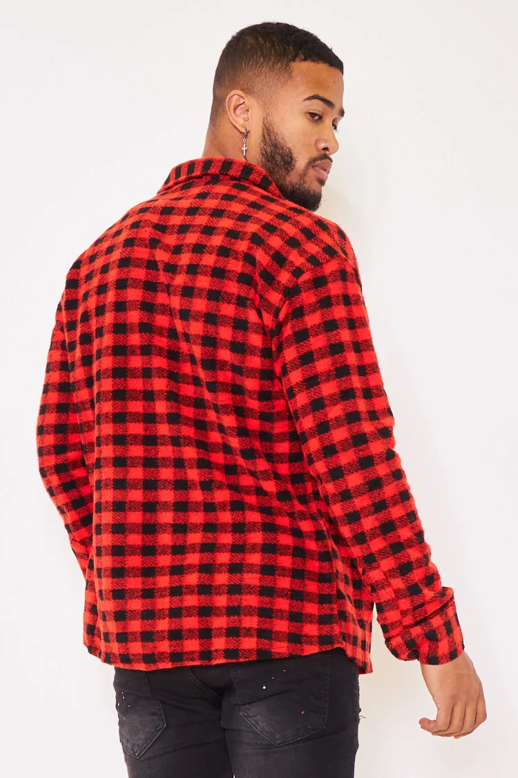 Chemise rouge à carreaux