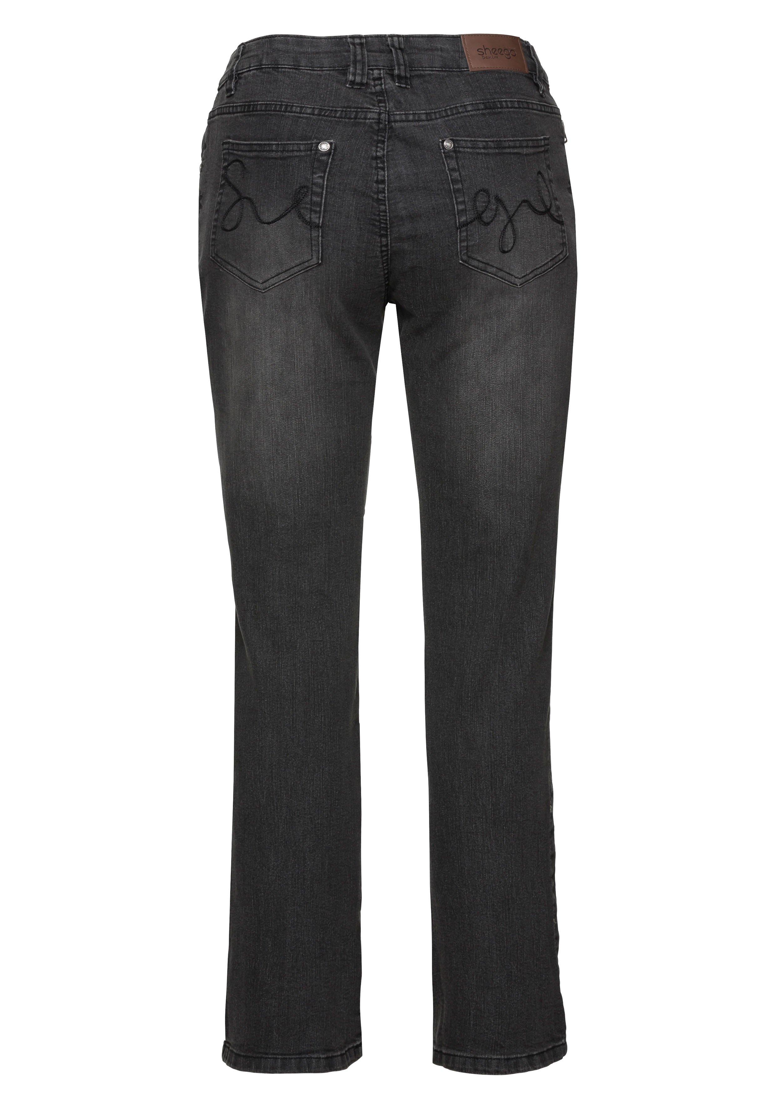 Bootcut-Jeans in 5-Pocket-Form, mit Used-Effekten