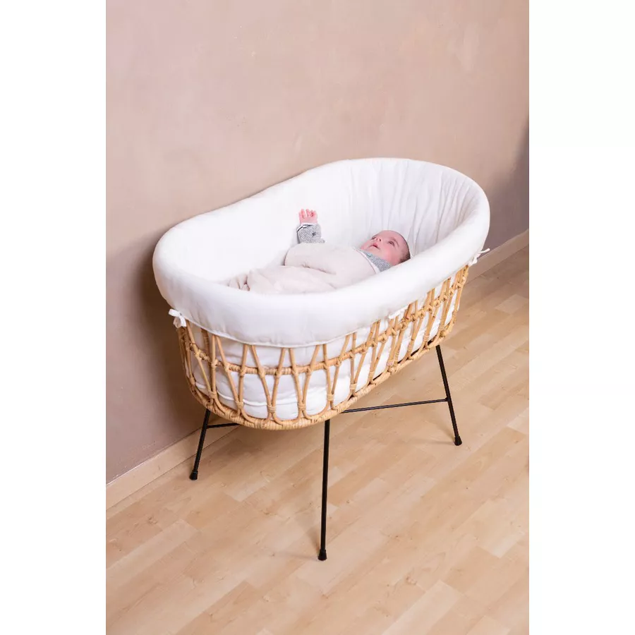 CHILDHOME Rattan Wiege mit Metallbeinen inkl. Matratze und Nestchen