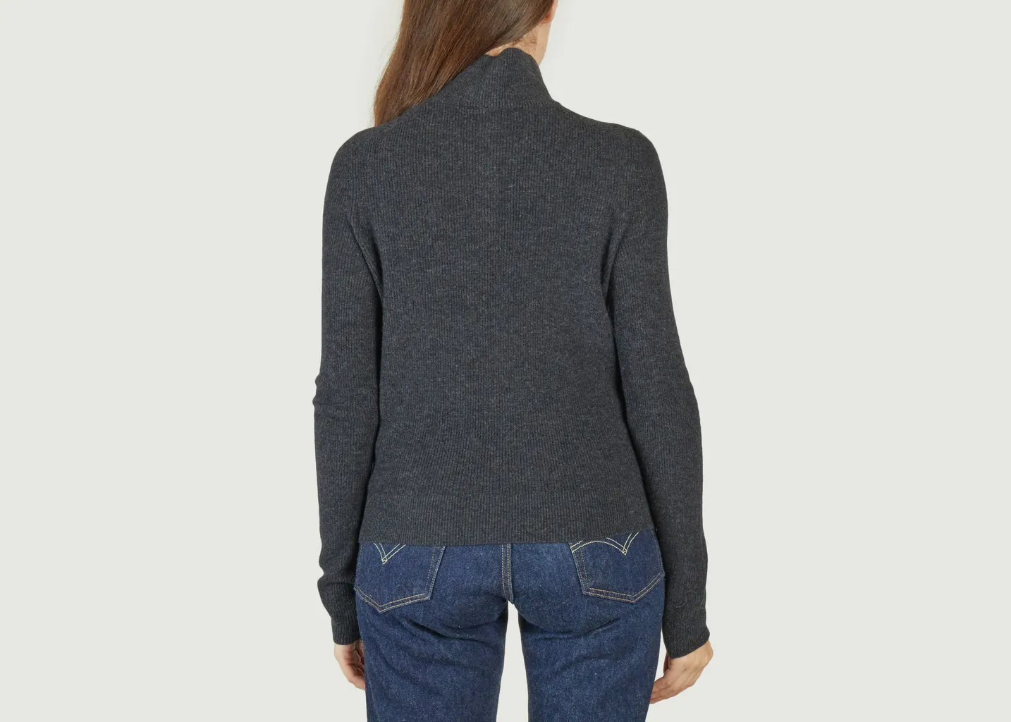 Pull Elea Ba&sh