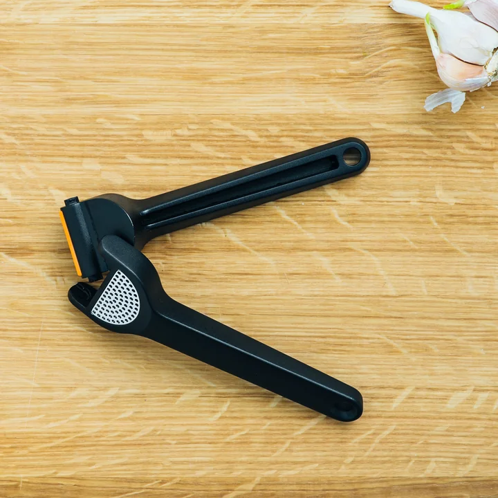 Fiskars - Functional Form Knoblauchpresse, schwarz