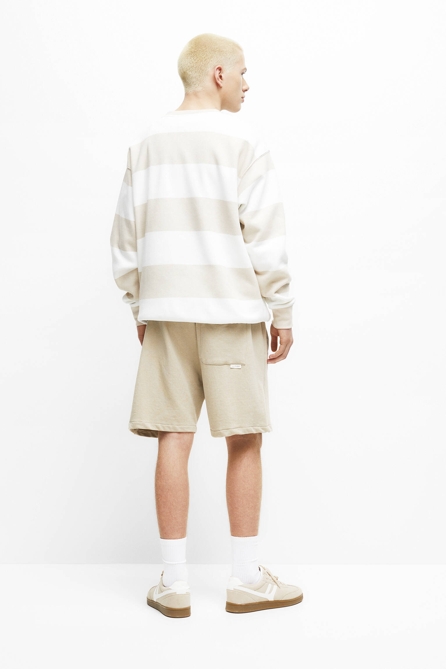 CONJUNTO DE MOLETOM BERMUDA JOGGER - BEGE