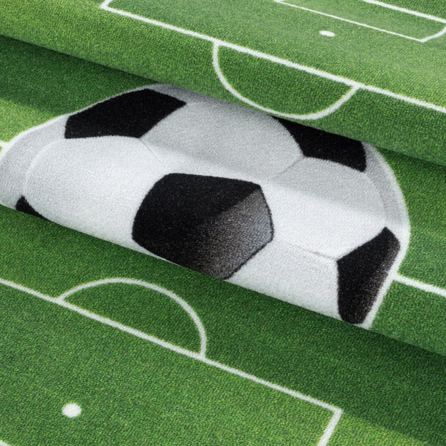 Kinderteppich Fußball, Fußballfeld mit Flaggen Motiv, Höhe 9 mm Ökotex Standard