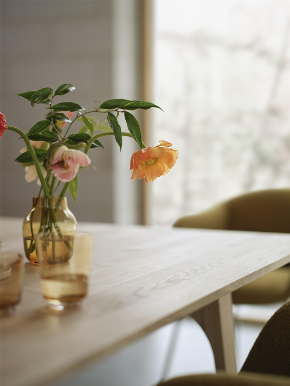 Muuto Earnest uitschuifbare eettafel 260x100 licht eiken