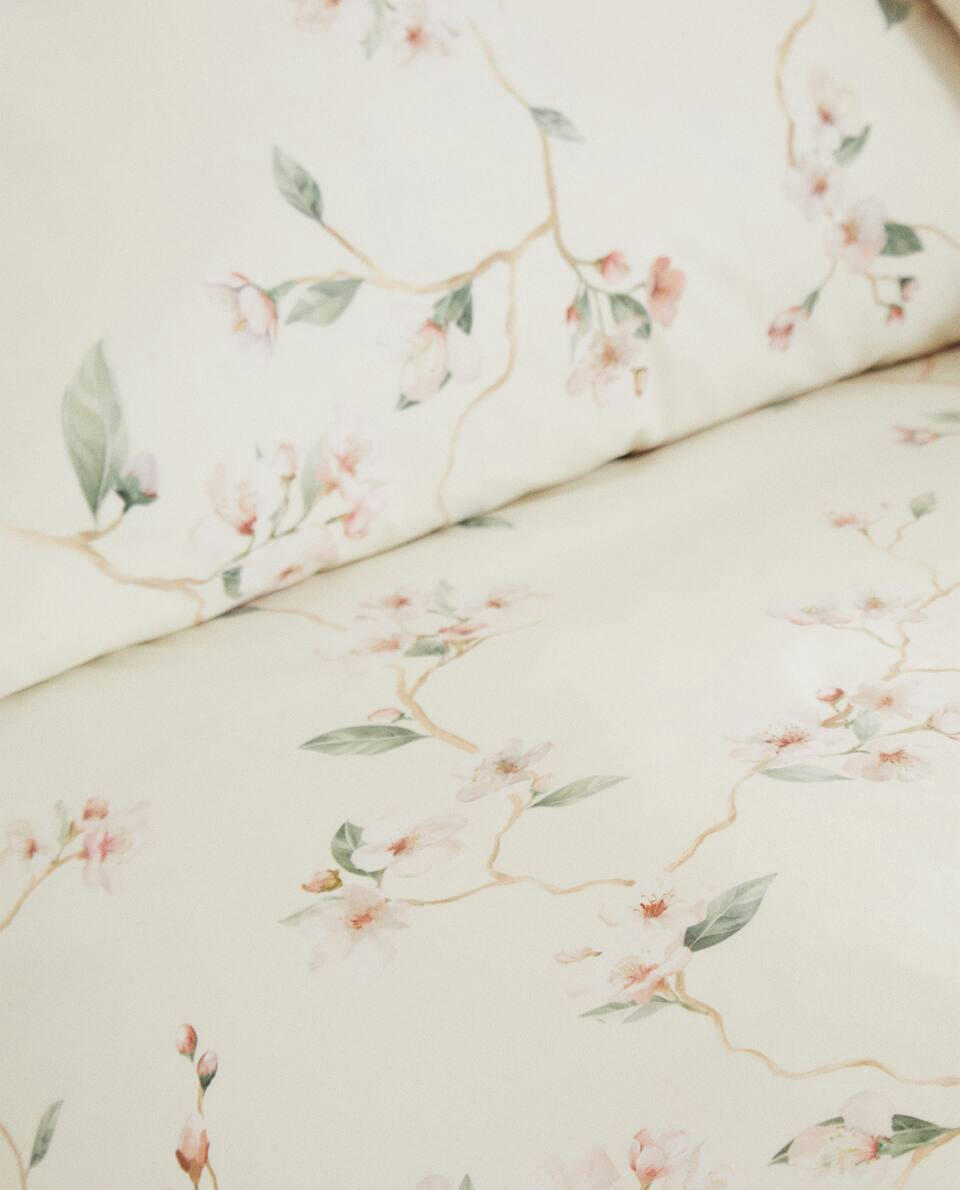 CAPA DE EDREDOM DE ALGODÃO COM ESTAMPA DE FLOR DE CEREJEIRA